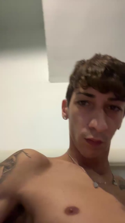 Belcazzo02 live cam on Cam4