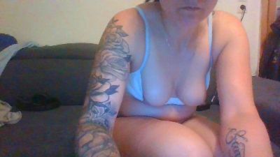 Bella19901 live cam on Cam4