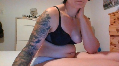 Bella19901 live cam on Cam4