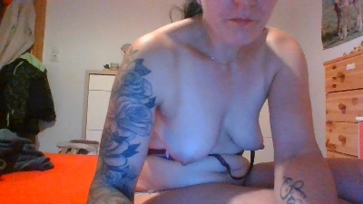 Bella19901 live cam on Cam4