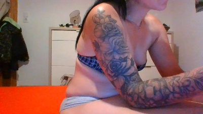 Bella19901 live cam on Cam4