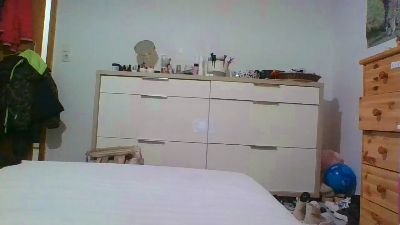 Bella19901 live cam on Cam4
