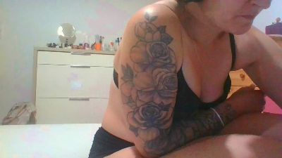 Bella19901 live cam on Cam4