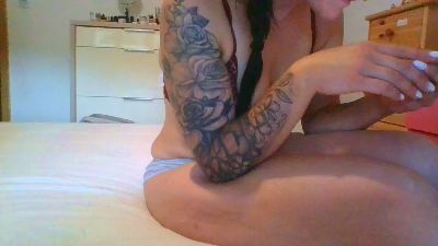Bella19901 live cam on Cam4
