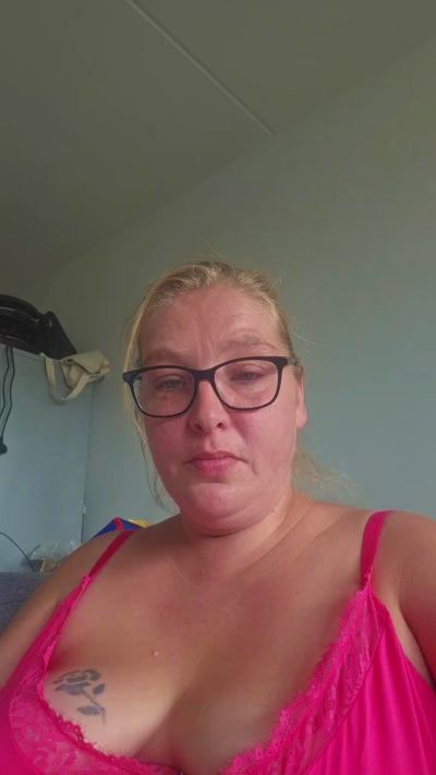Bella1991 live cam on Cam4