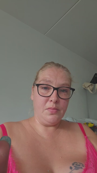 Bella1991 live cam on Cam4