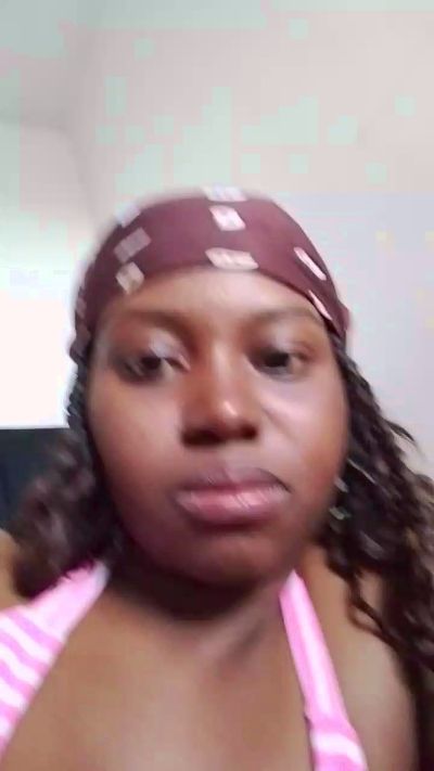 Bella2308 live cam on Cam4