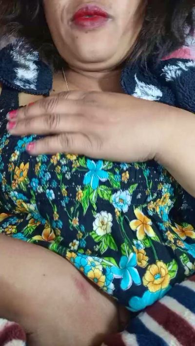 Bella93 live cam on Cam4