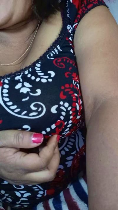Bella93 live cam on Cam4