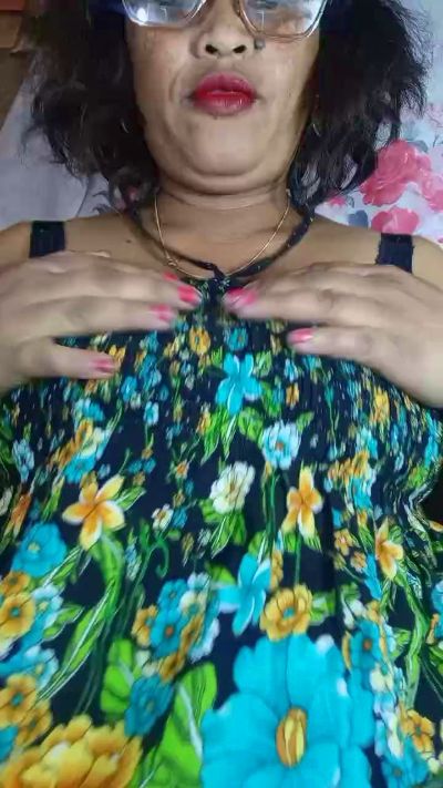 Bella93 live cam on Cam4
