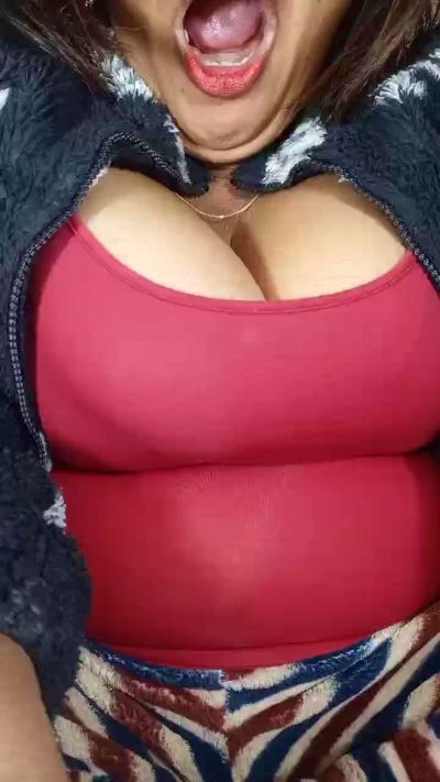 Bella93 live cam on Cam4
