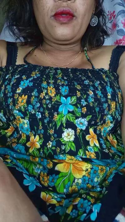 Bella93 live cam on Cam4