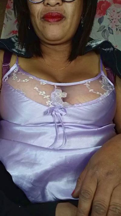 Bella93 live cam on Cam4