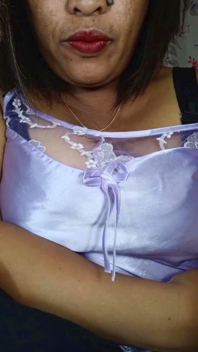 Bella93 live cam on Cam4