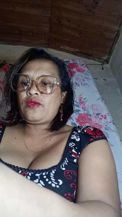 Bella93 live cam on Cam4