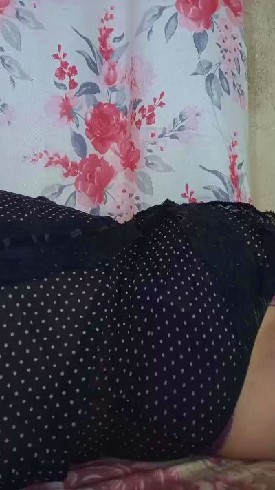 Bella93 live cam on Cam4