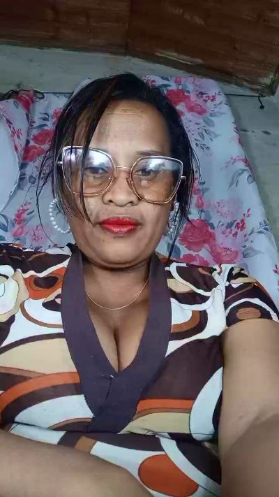 Bella93 live cam on Cam4