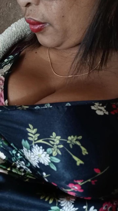 Bella93 live cam on Cam4