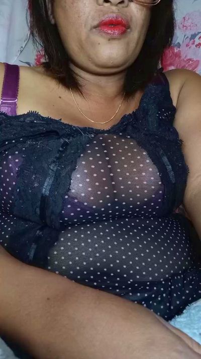 Bella93 live cam on Cam4