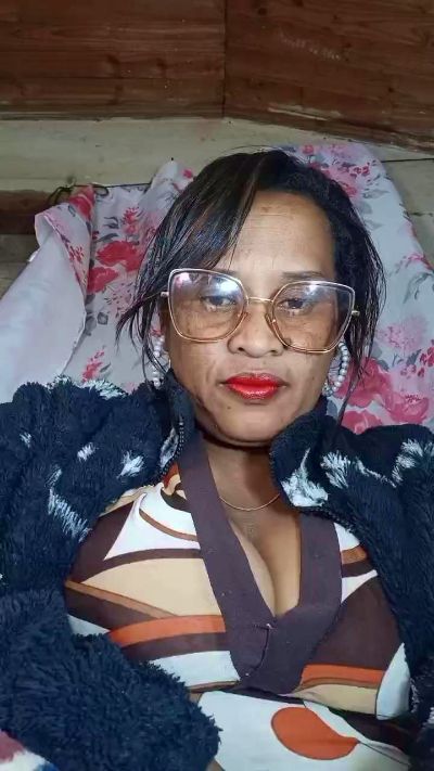 Bella93 live cam on Cam4