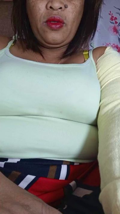 Bella93 live cam on Cam4
