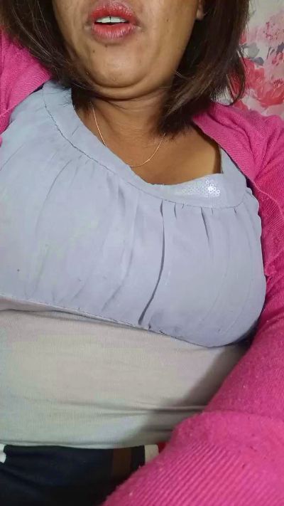 Bella93 live cam on Cam4