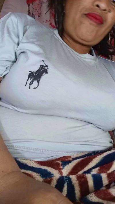 Bella93 live cam on Cam4