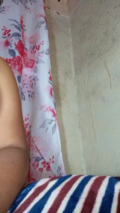 Bella93 live cam on Cam4