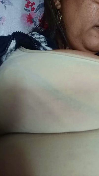 Bella93 live cam on Cam4