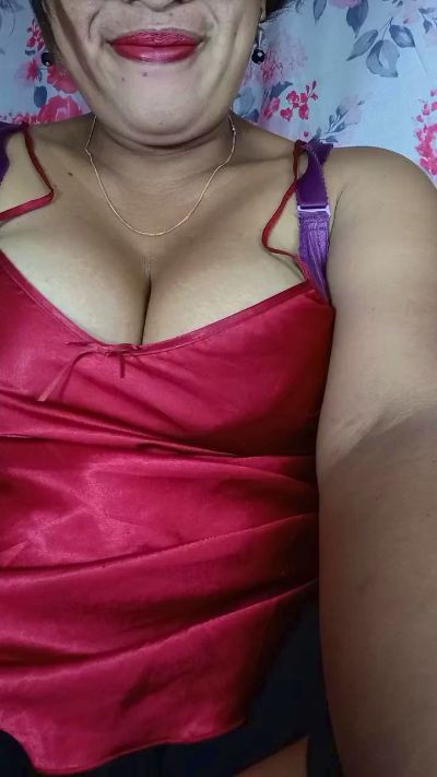 Bella93 live cam on Cam4