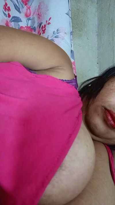 Bella93 live cam on Cam4