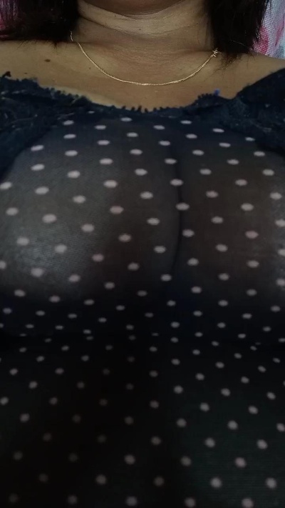 Bella93 live cam on Cam4
