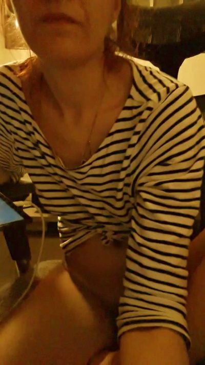Bella96 live cam on Cam4