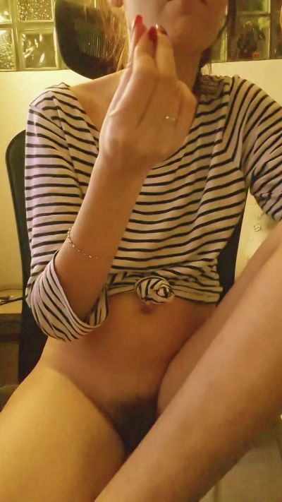 Bella96 live cam on Cam4