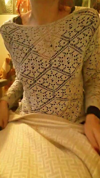 Bella96 live cam on Cam4
