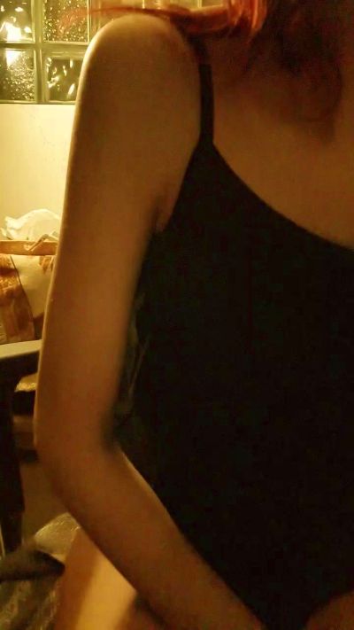 Bella96 live cam on Cam4