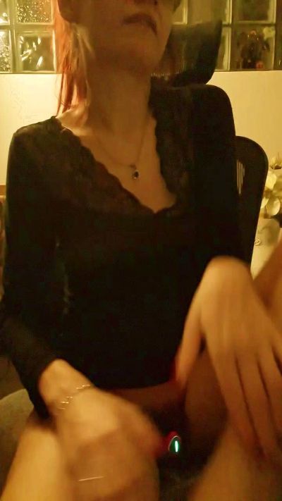 Bella96 live cam on Cam4