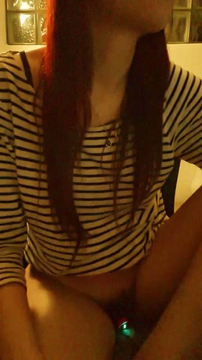 Bella96 live cam on Cam4