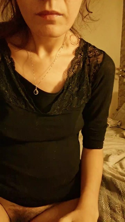 Bella96 live cam on Cam4