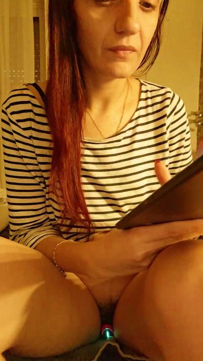 Bella96 live cam on Cam4