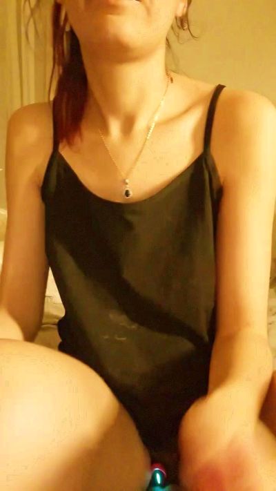 Bella96 live cam on Cam4