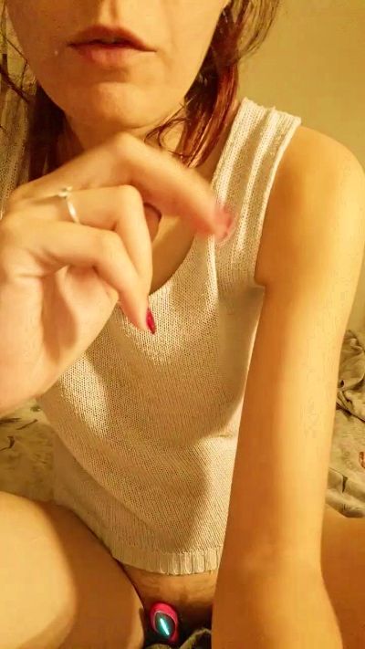 Bella96 live cam on Cam4