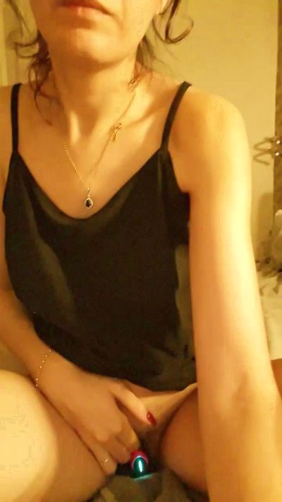 Bella96 live cam on Cam4