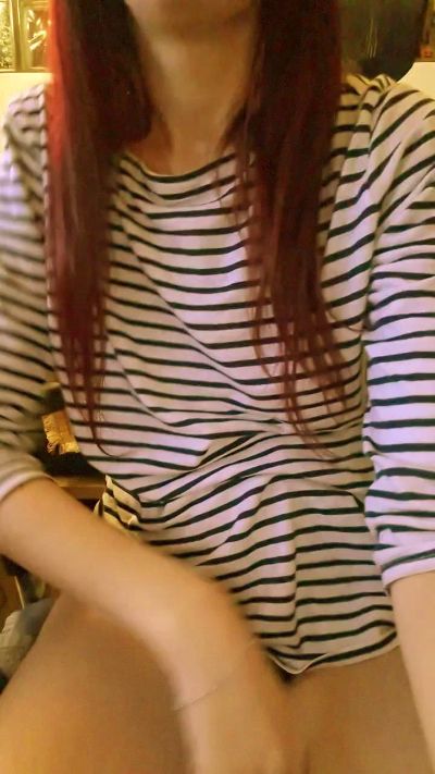 Bella96 live cam on Cam4