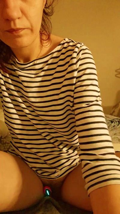 Bella96 live cam on Cam4