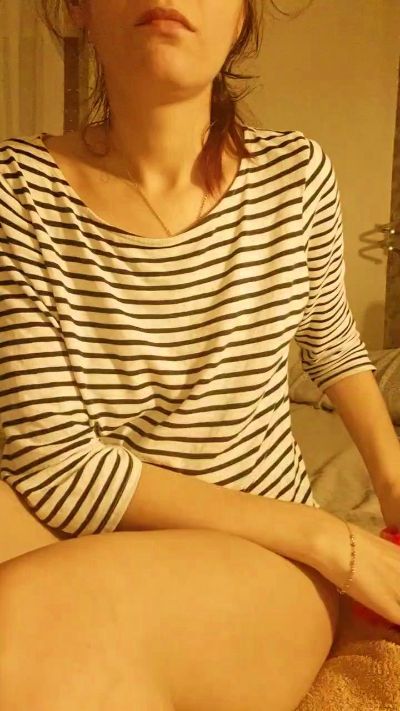 Bella96 live cam on Cam4