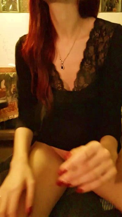 Bella96 live cam on Cam4