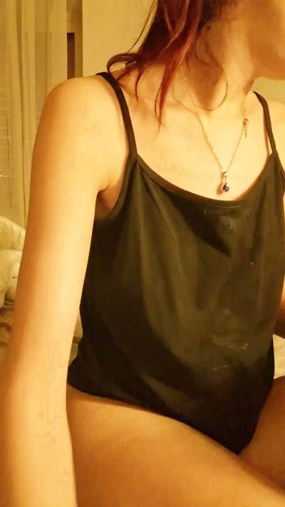 Bella96 live cam on Cam4