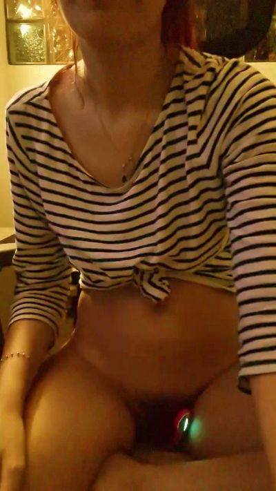 Bella96 live cam on Cam4