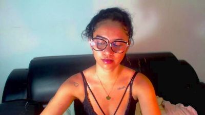 BellaLuxxs live cam on Cam4